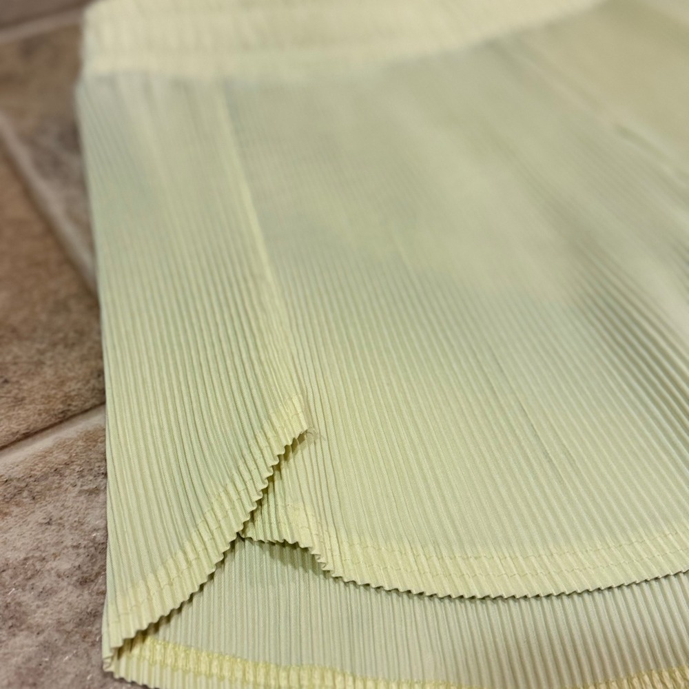 All in Motion Womens Micro Pleated Running Shorts Yellow Thin Elastic Waist M - Picture 2 of 10